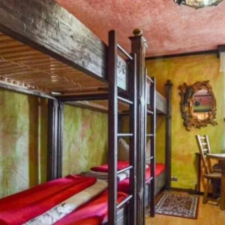 Neu! Ritterherberge Zum Falken