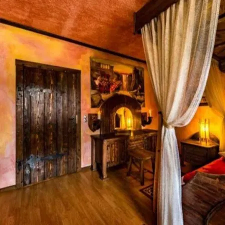 Neu! Ritterherberge Zum Falken Falkenhagen (Uckermark)