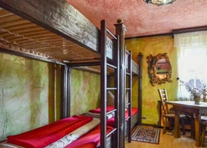 Neu! Ritterherberge Zum Falken